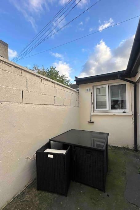 Private Cosy Studio - A1 Location Dublin Exterior foto
